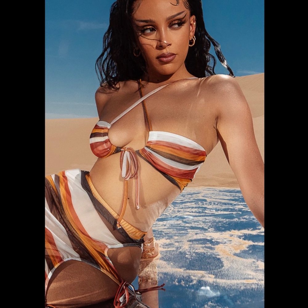 ✨PrettyLittleThing x Doja Cat Brown Mesh Set